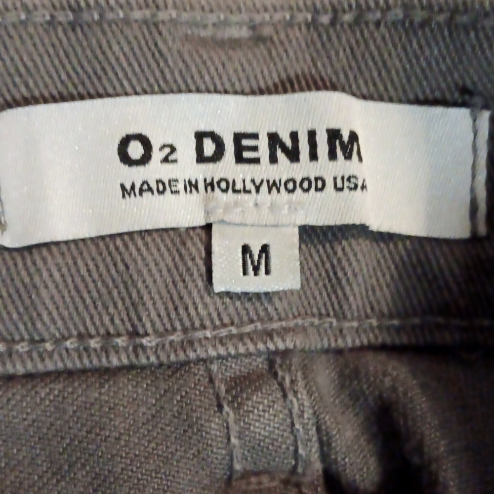 O2 Denim, Distressed  Shorts, Size M - Picture 5 of 6